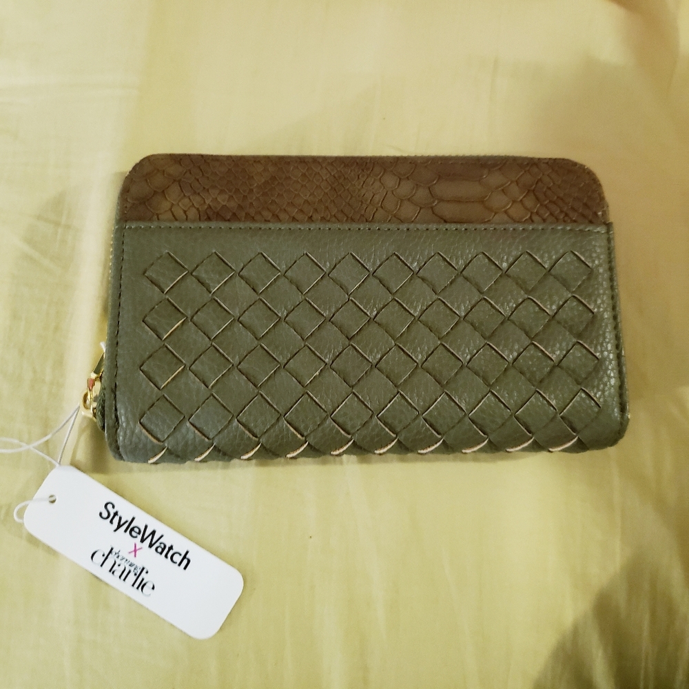 NWT Stylewatch x Charming Charlie wallet